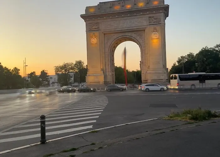 Arc De Triomphe - Free Parking Place Bükreş
